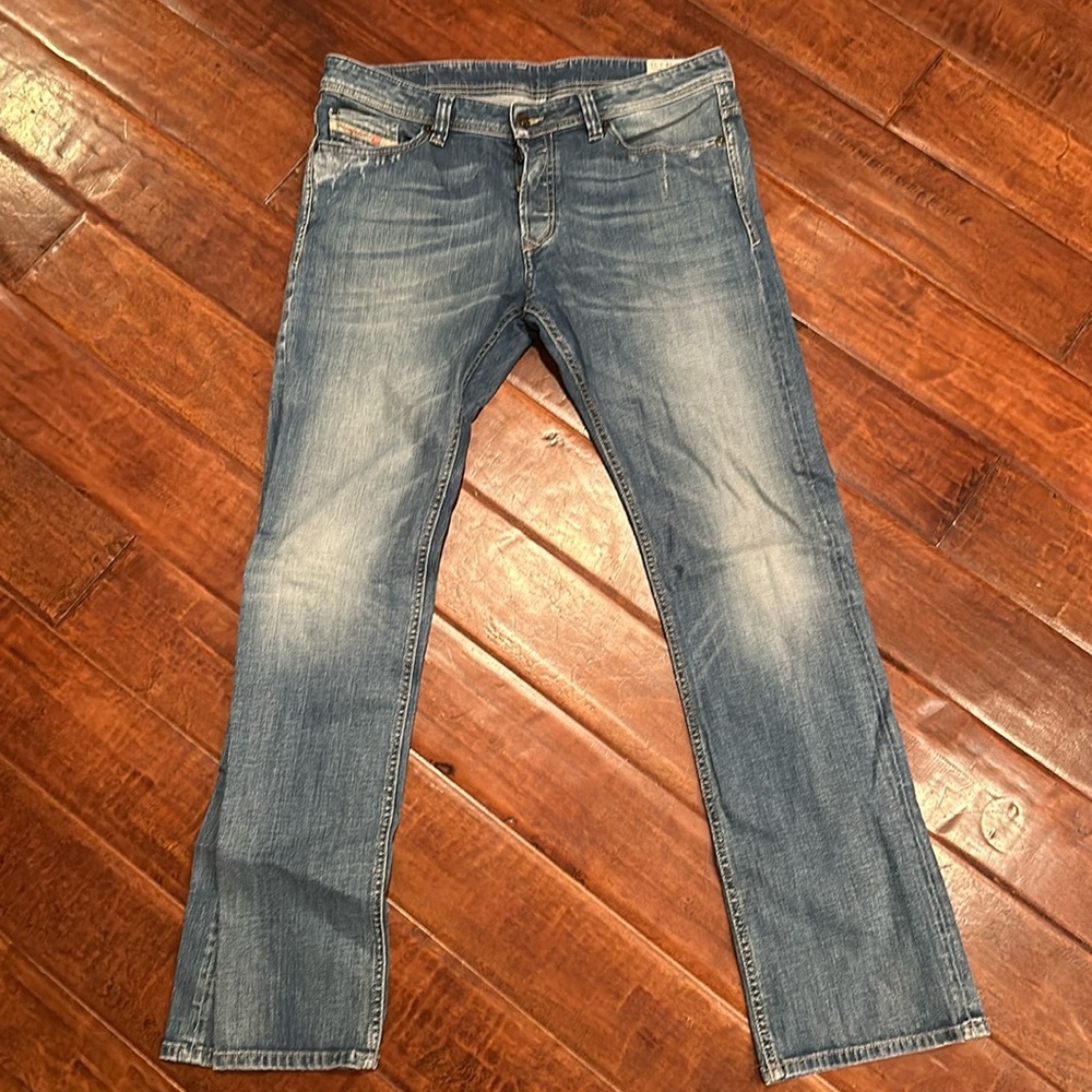 Diesel Viker, regular straight fit. 34W 32L.